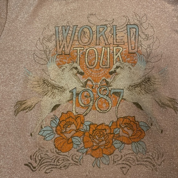 Altar’d state no shed glitter tee - Picture 5 of 5